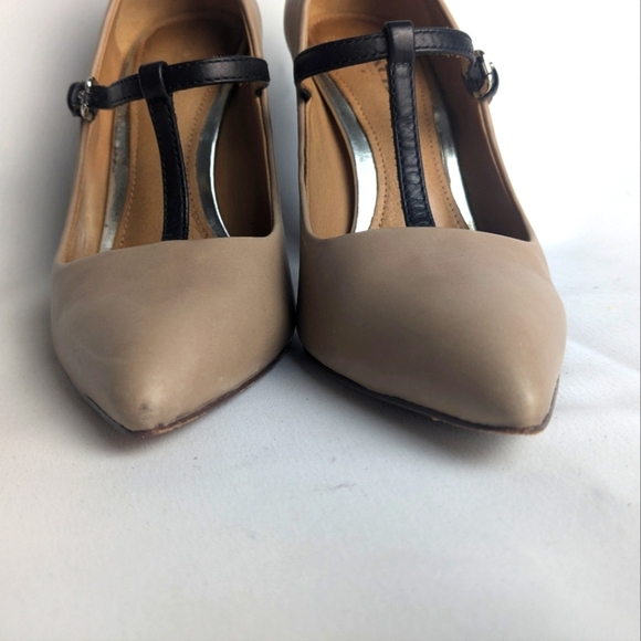 COACH Tan Leather Heel Pumps Shoes Black T Straps Size 5.5 Pointed Toe - Picture 8 of 11